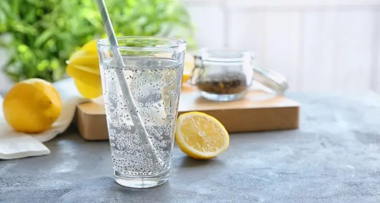 Health benefits of chia seeds and water