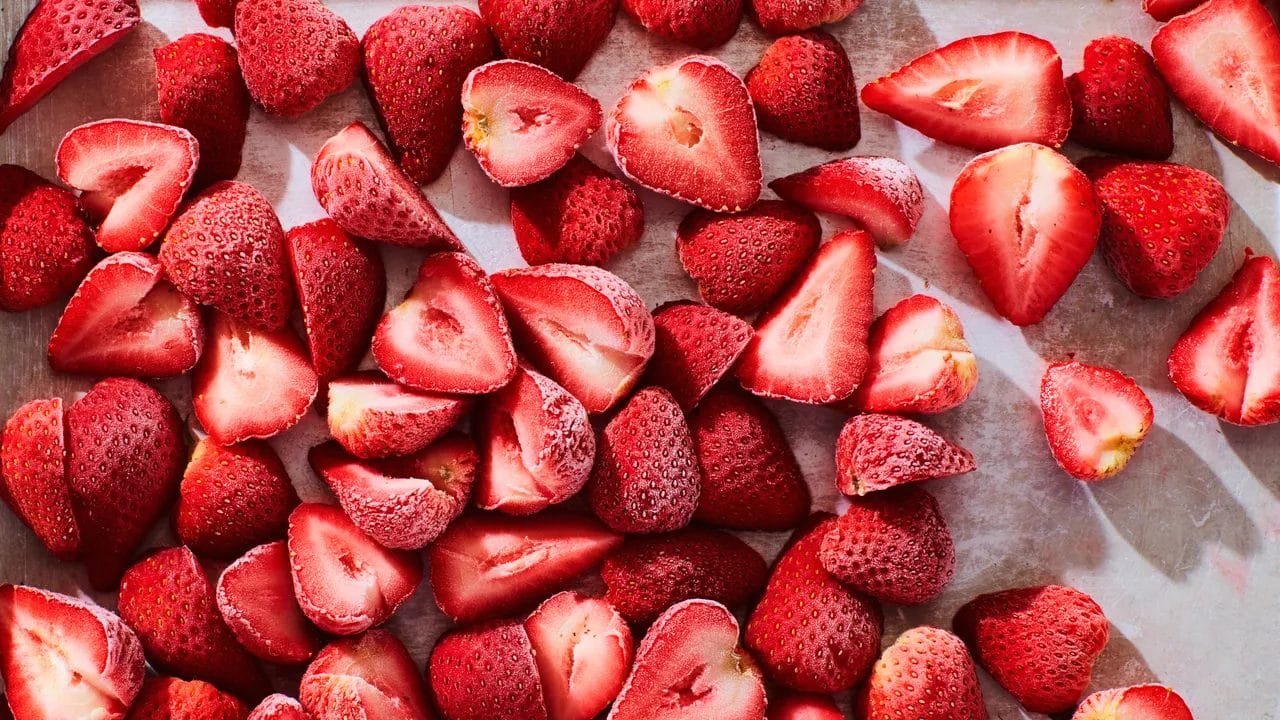 How-to-Freeze-Strawberries-hero-17052019