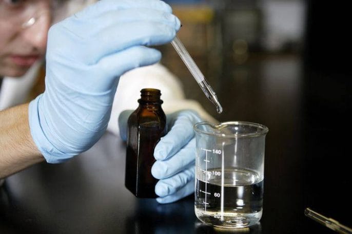 How-to-Raise-the-pH-of-Distilled-Water How to Raise the pH of Distilled Water