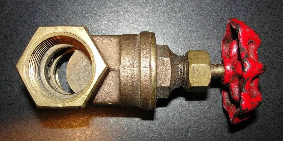 Four-point safety valve