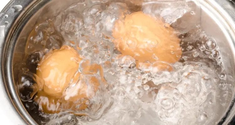 What is the perfect method for boiling eggs?